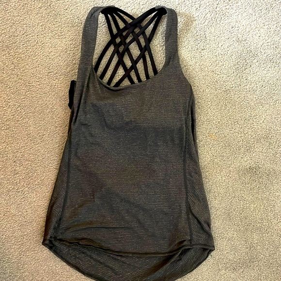 Lulu tank with sports bra attached - Picture 1 of 4